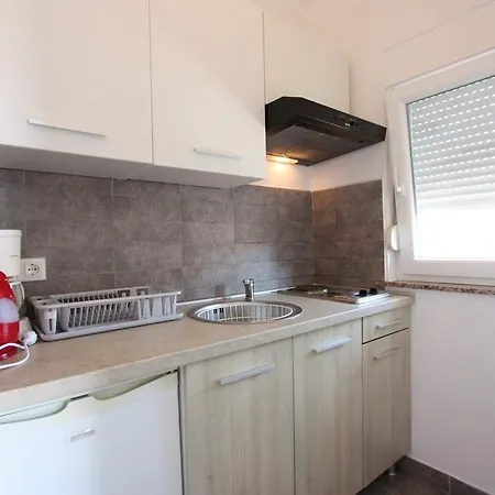 Apartment Pula 19 *
