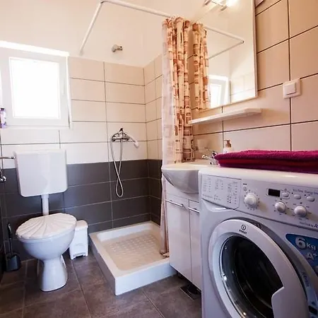 Apartment Pula 19 *
