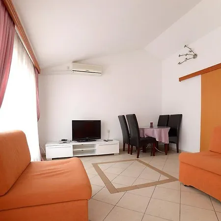 Apartment Pula 19 *